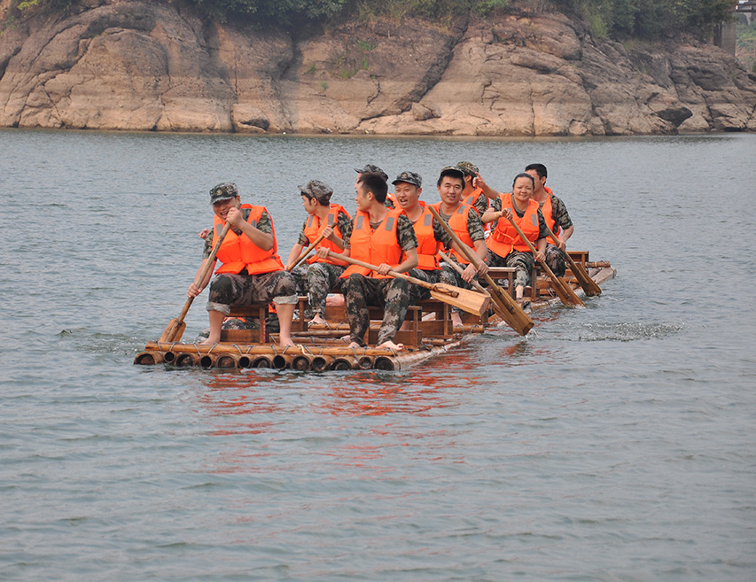 丹霞湖水上狂歡團建 綻放活力